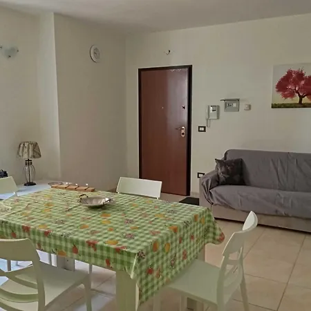 Interno 7 *